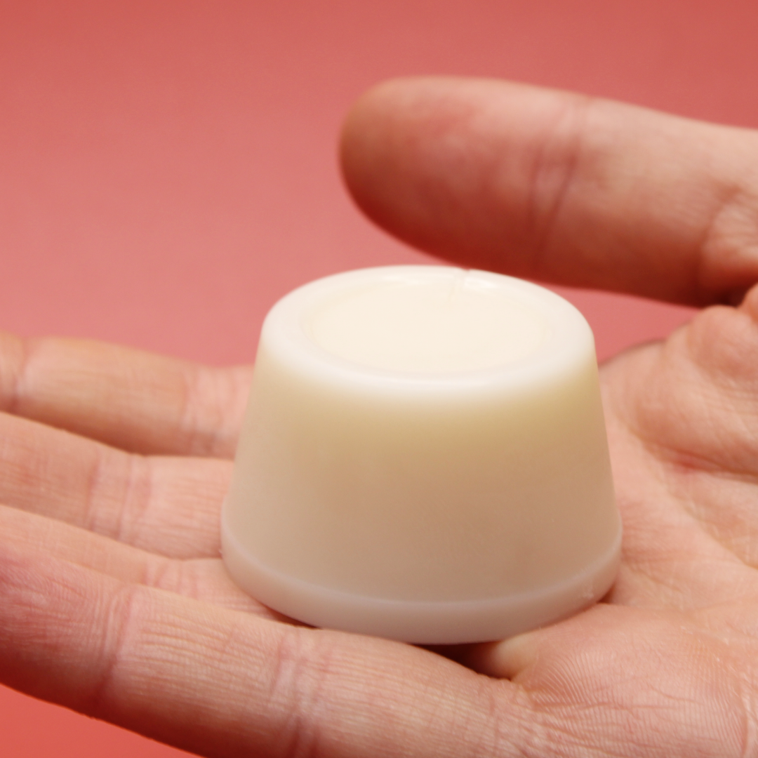 melt'd aromas wax melt in palm of hand